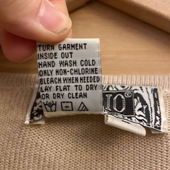 Curio Size Small Wool Silk Blend Floral Embroidered Button Front Cardigan - Picture 8 of 13